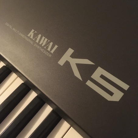 Photo of a Kawai K5 synthesizer