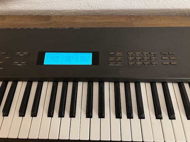 The Kawai K5 after the backlight replacement